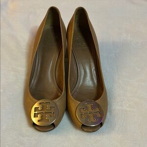 Tory Burch Tan Heeled Shoes with Iconic Design